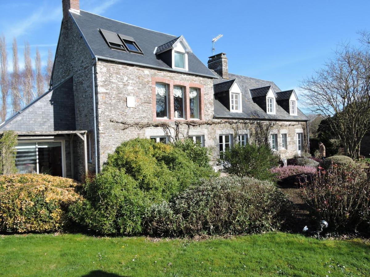 Gite De Charme "La Maison Saint-Leonard" Avec Piscine, Spa, Vue Sur Le Mont Saint-Michel Vains Exterior photo